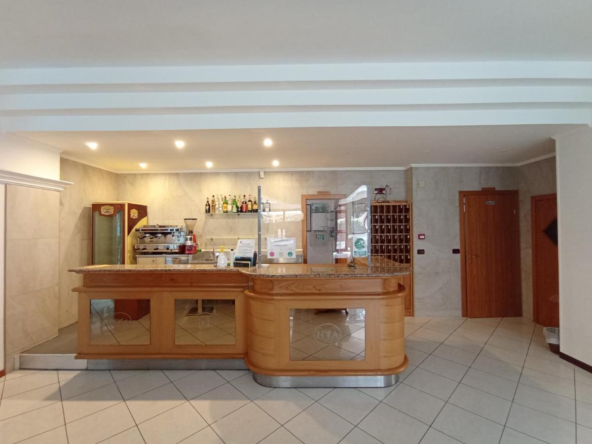 Hotel Arlecchino Мілано-Маріттіма Екстер'єр фото