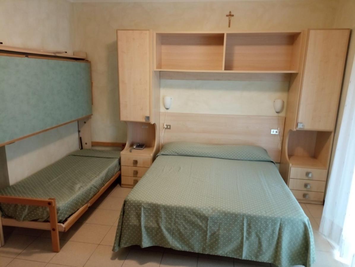 Hotel Arlecchino Мілано-Маріттіма Екстер'єр фото